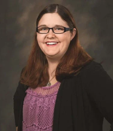 Headshot of Leslie Lobstein