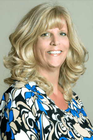 Headshot of Lois Heath