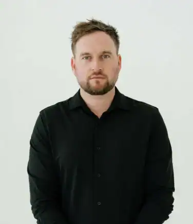 Headshot of Tom Pool