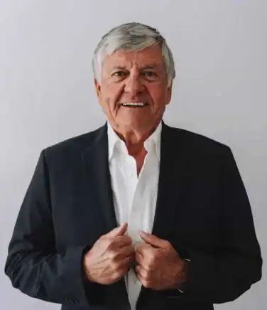 Headshot of Tom Turner